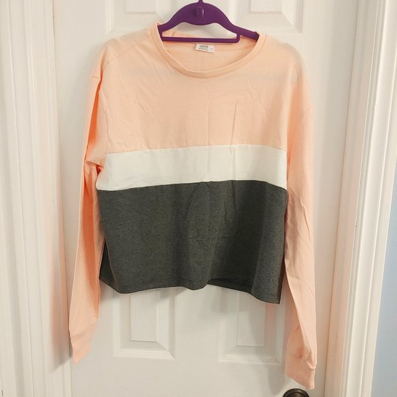 Colorblock Crop - Picture 1 of 3